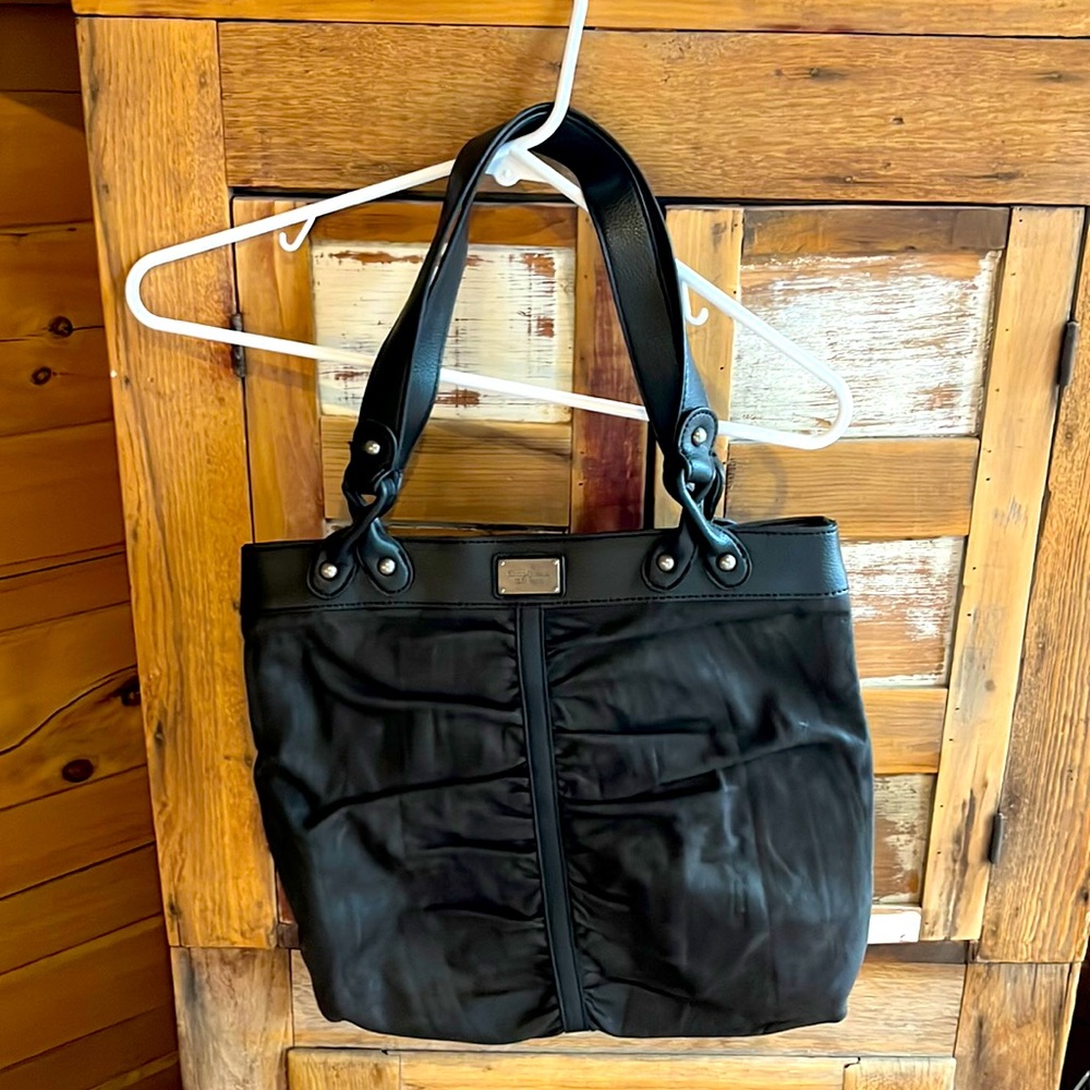 Simply Vera Vera Wang Black Shoulder Bag